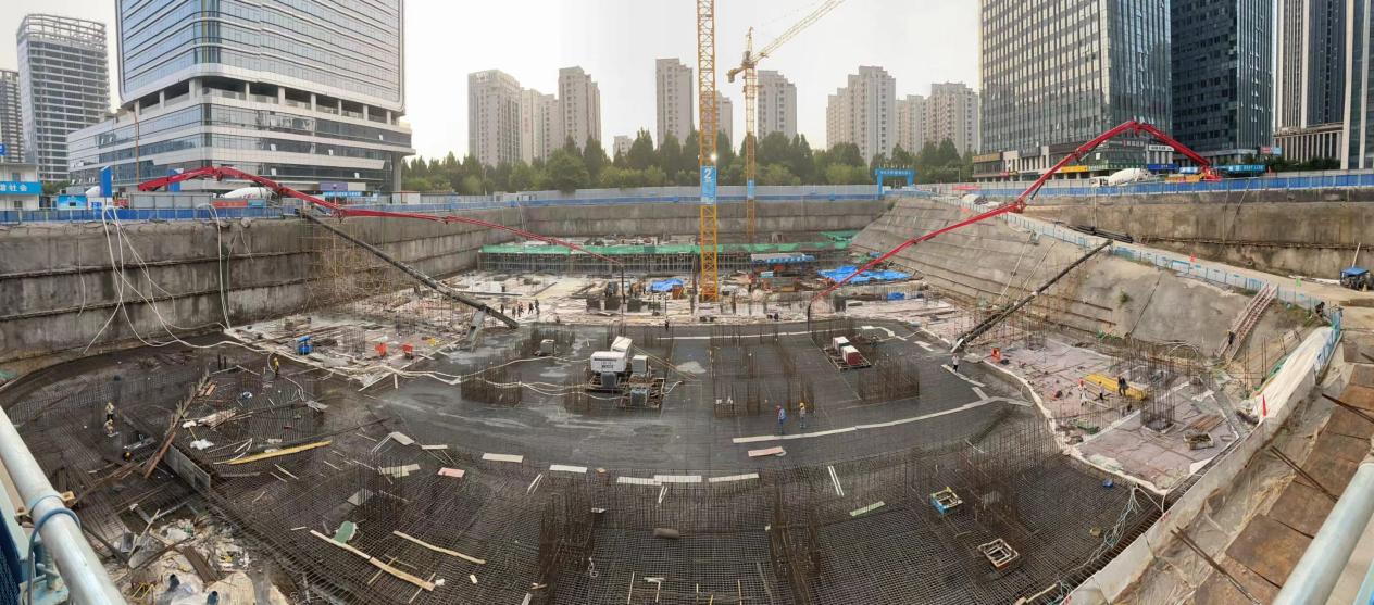 195米嘉和大厦厚8.9米基础大体积砼浇